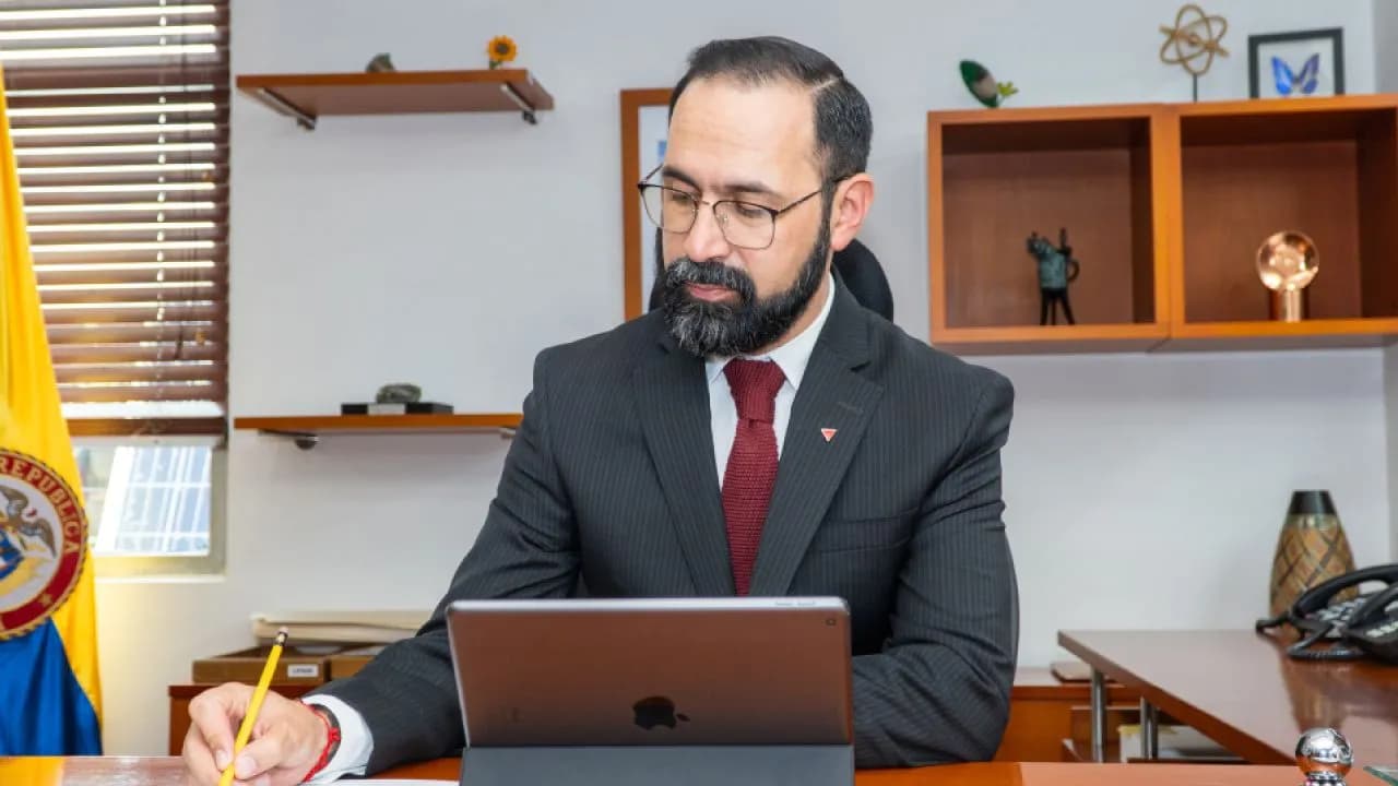 photologuephotos2025-01ministro-minas-andres-camachojpg photologuephotos2025-01ministro-minas-andres-camachojpg