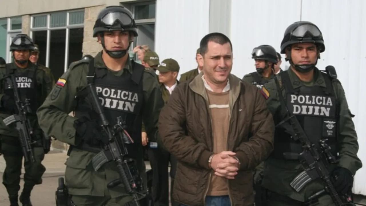 photologuephotos2025-02_seguire_apoyando_a_la_paz_exparamilitar_heber_veloza_renuncio_a_ser_gestor_de_pazjpg photologuephotos2025-02_seguire_apoyando_a_la_paz_exparamilitar_heber_veloza_renuncio_a_ser_gestor_de_pazjpg