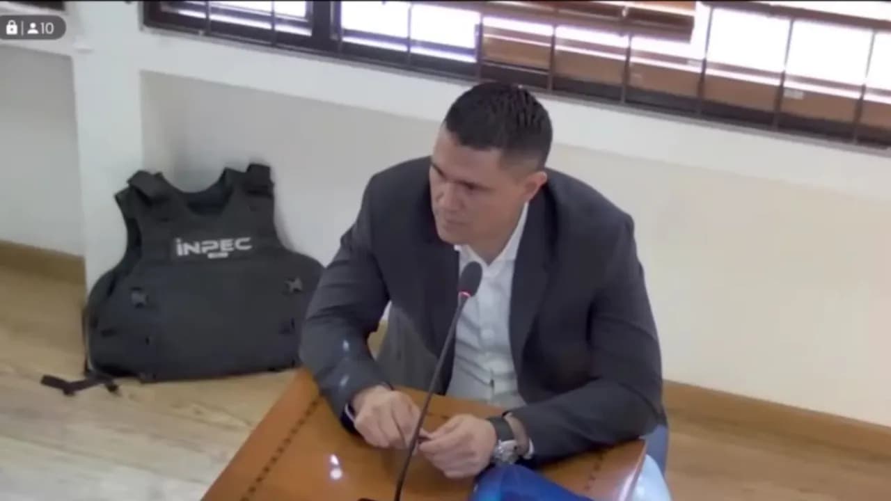 photologuephotos2025-02trasladan_de_urgencia_a_juan_guillermo_monsalve_testigo_clave_en_el_caso_contra_el_expresidente_uribejpeg photologuephotos2025-02trasladan_de_urgencia_a_juan_guillermo_monsalve_testigo_clave_en_el_caso_contra_el_expresidente_uribejpeg