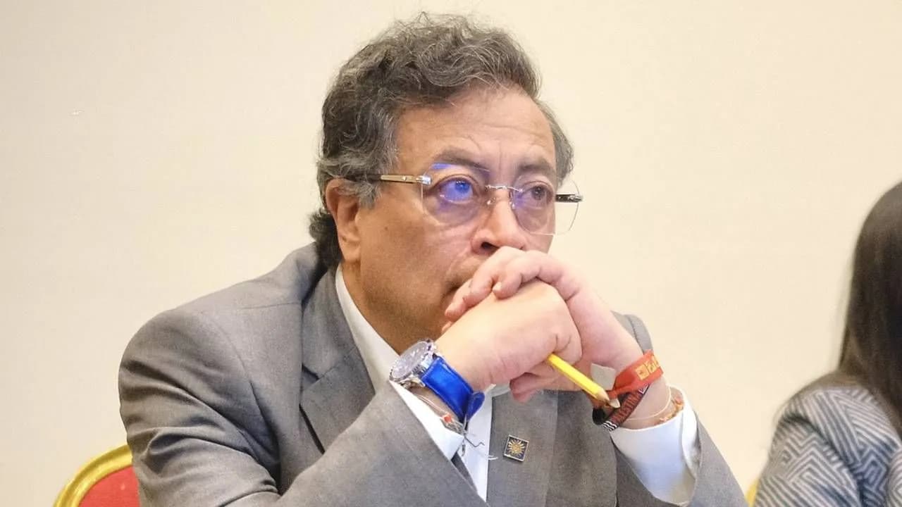 photologuephotos2025-03presidente_petrojpg photologuephotos2025-03presidente_petrojpg