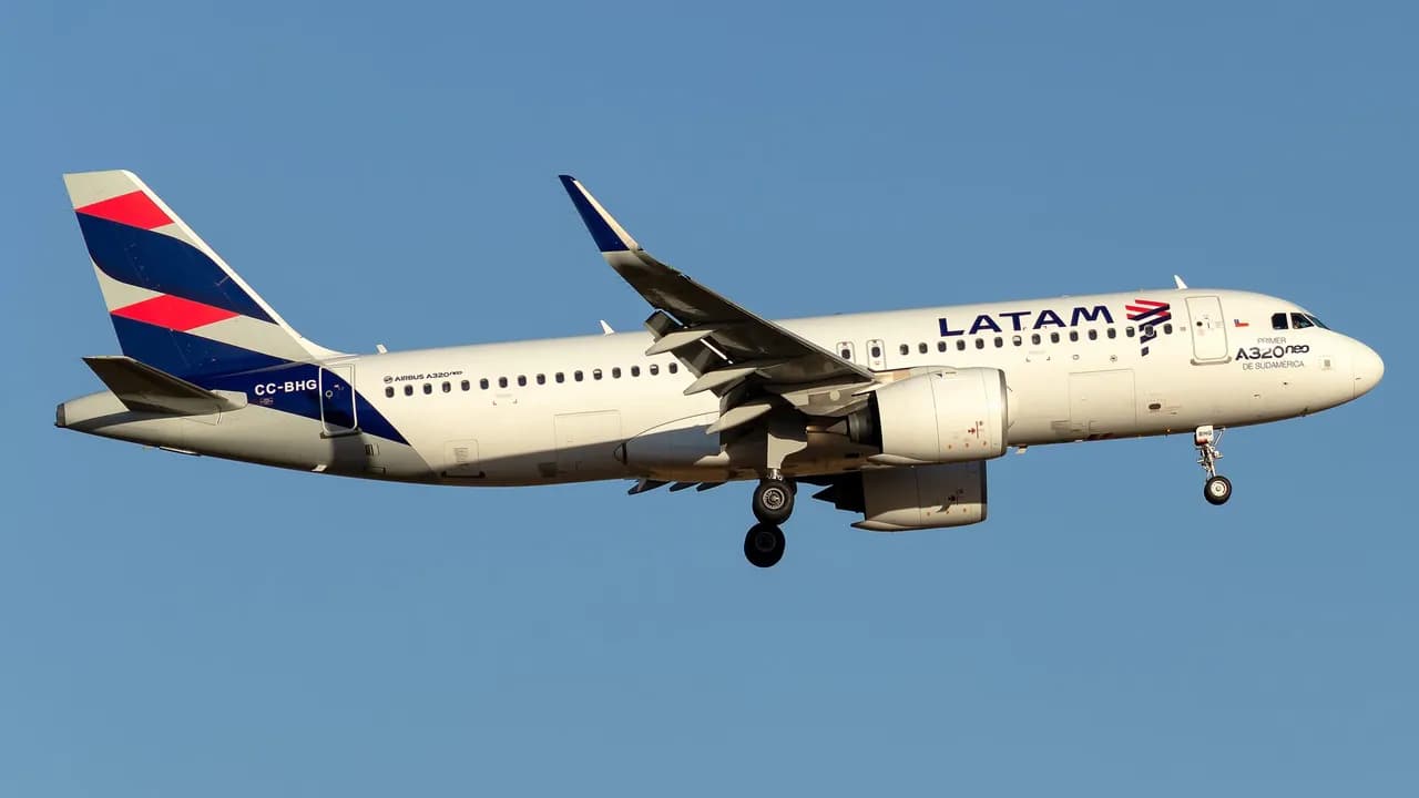 photologuephotos2025-03foto_latam_069_latam_airbus_a320neo_cc-bhg_scl_gustavo_roe-scaledjpg photologuephotos2025-03foto_latam_069_latam_airbus_a320neo_cc-bhg_scl_gustavo_roe-scaledjpg