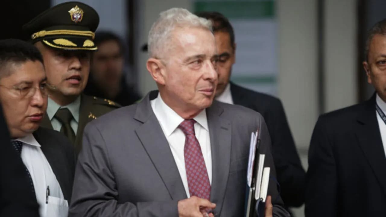 uribe_29_de_mayo.jpg uribe_29_de_mayo.jpg