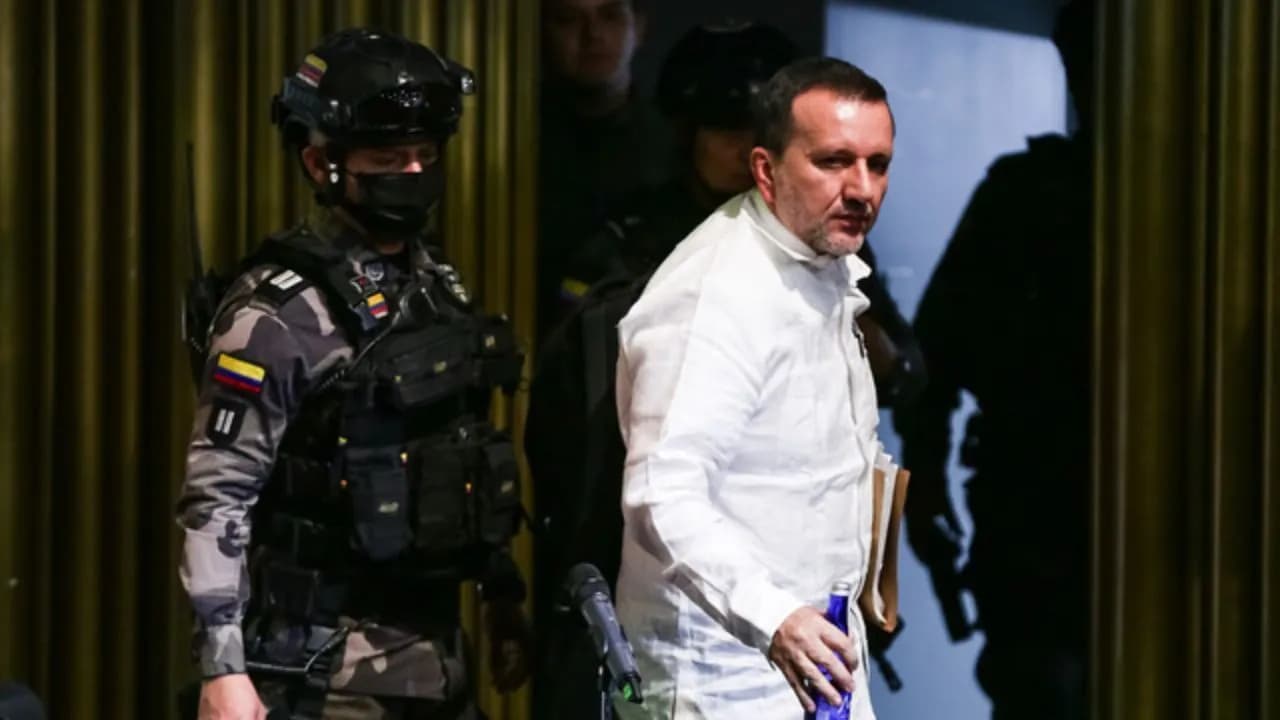 photologuephotos2025-05condenan_a_20_anos_de_prision_a_alias_macaco_jefe_del_bloque_central_bolivar_de_las_auc_por_141_crimenesjpg photologuephotos2025-05condenan_a_20_anos_de_prision_a_alias_macaco_jefe_del_bloque_central_bolivar_de_las_auc_por_141_crimenesjpg