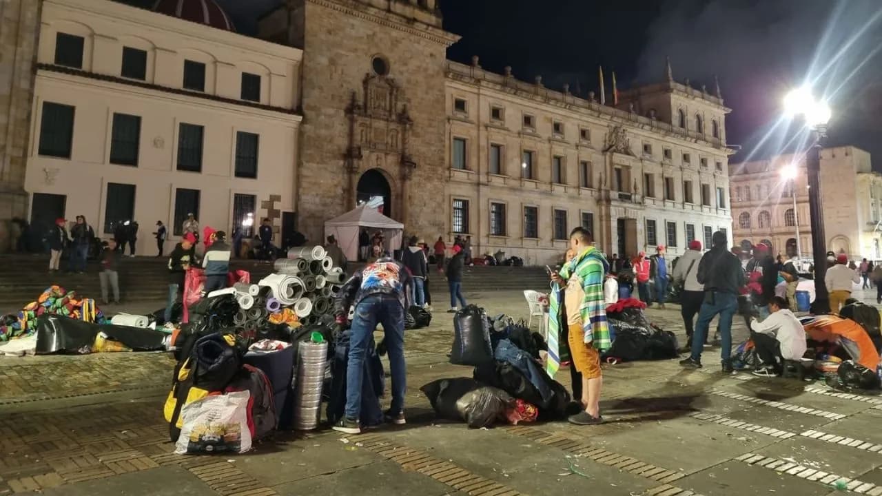 photologuephotos2025-05gobierno_logro_acuerdo_con_comunidades_que_protestaban_en_la_plaza_de_bolivar_estas_son_las_medidas_concertadasjpg photologuephotos2025-05gobierno_logro_acuerdo_con_comunidades_que_protestaban_en_la_plaza_de_bolivar_estas_son_las_medidas_concertadasjpg