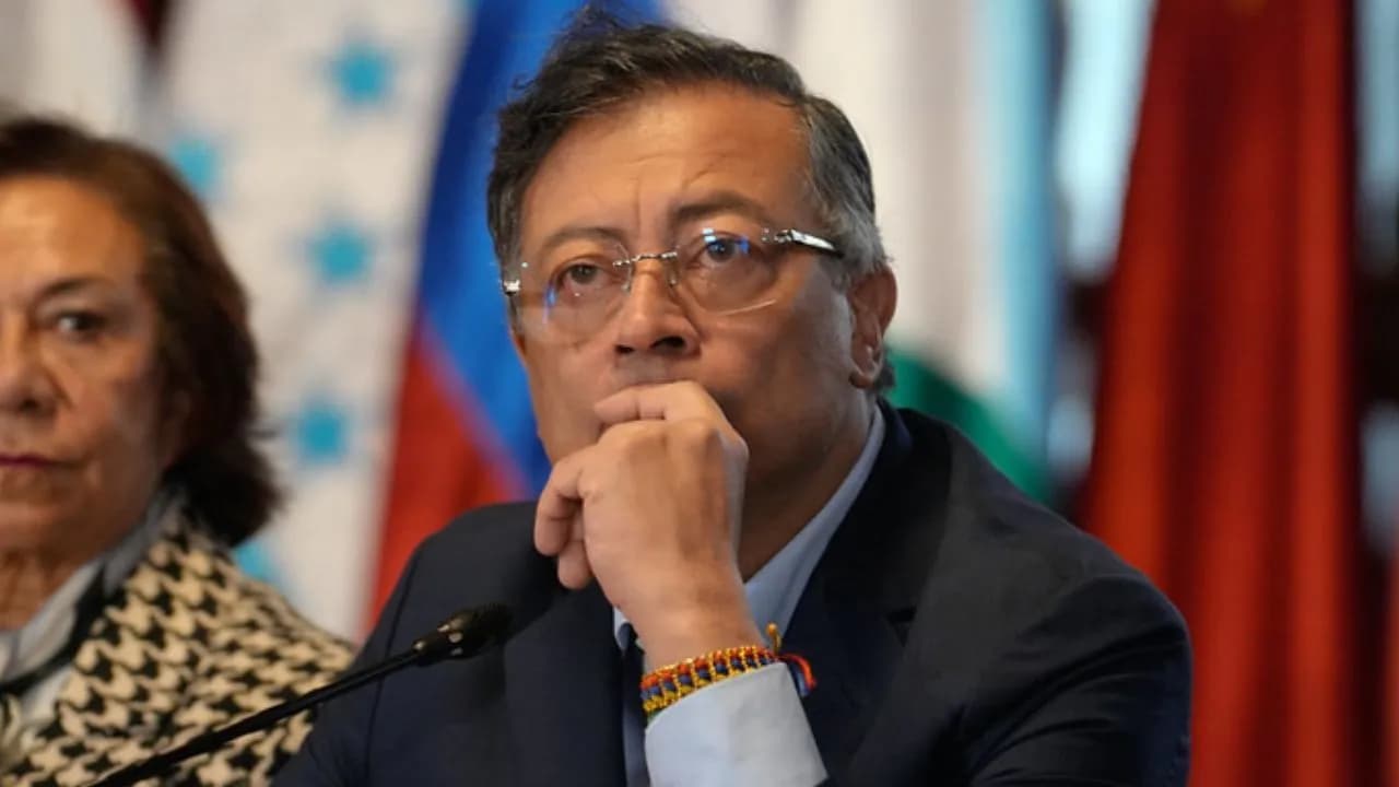 _no_podemos_estar_con_fuerzas_que_lanzan_bombas_a_los_ninos_petro_critica_la_otan_y_propone_crear_un_ejercito_de_la_luz.jpg _no_podemos_estar_con_fuerzas_que_lanzan_bombas_a_los_ninos_petro_critica_la_otan_y_propone_crear_un_ejercito_de_la_luz.jpg