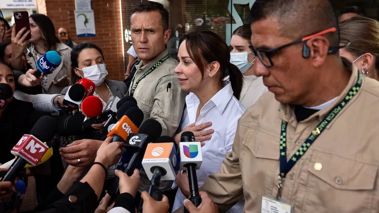 photologuephotos2025-07mujer_de_miguel_uribejpg photologuephotos2025-07mujer_de_miguel_uribejpg