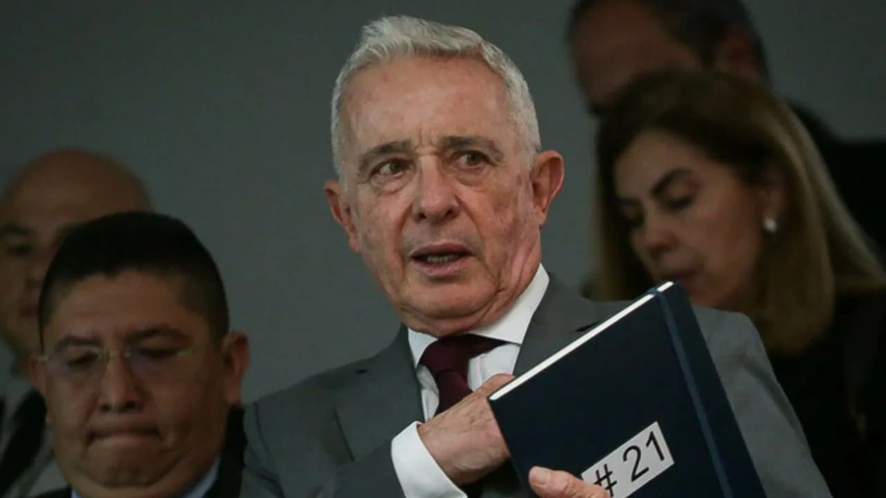 photologuephotos2025-07alvaro_uribe_juicio_solicitudjpg photologuephotos2025-07alvaro_uribe_juicio_solicitudjpg