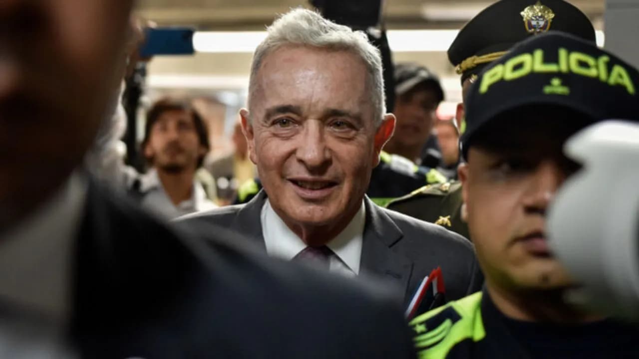 photologuephotos2025-08juicio_contra_el_expresidente_alvaro_uribe_velez_hoy_17_de_marzo_1jpg photologuephotos2025-08juicio_contra_el_expresidente_alvaro_uribe_velez_hoy_17_de_marzo_1jpg
