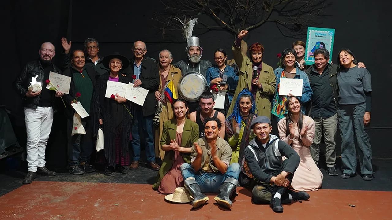 Elenco Postales del Desarraigo del Teatro La Candelaria Elenco Postales del Desarraigo del Teatro La Candelaria
