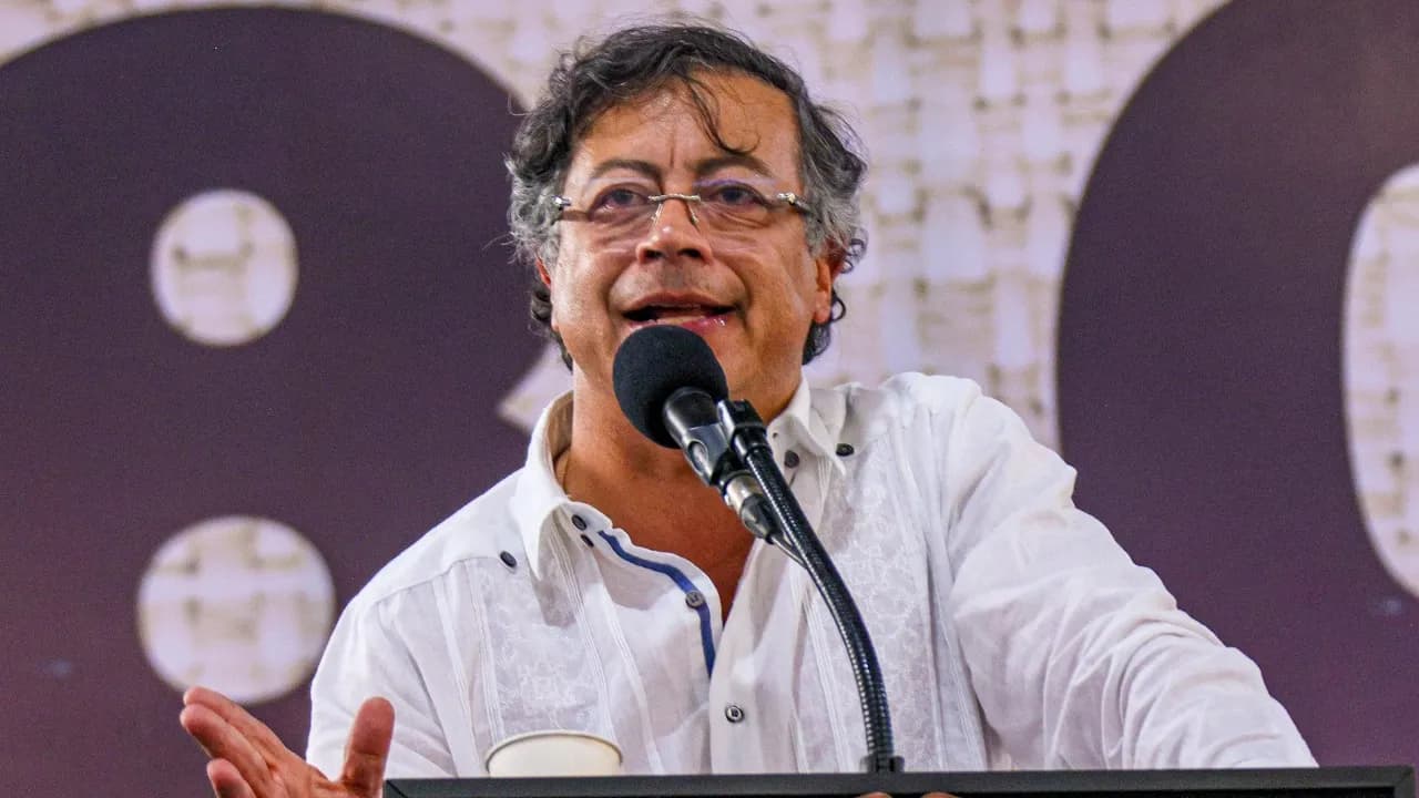 Gustavo Petro dorada Gustavo Petro dorada