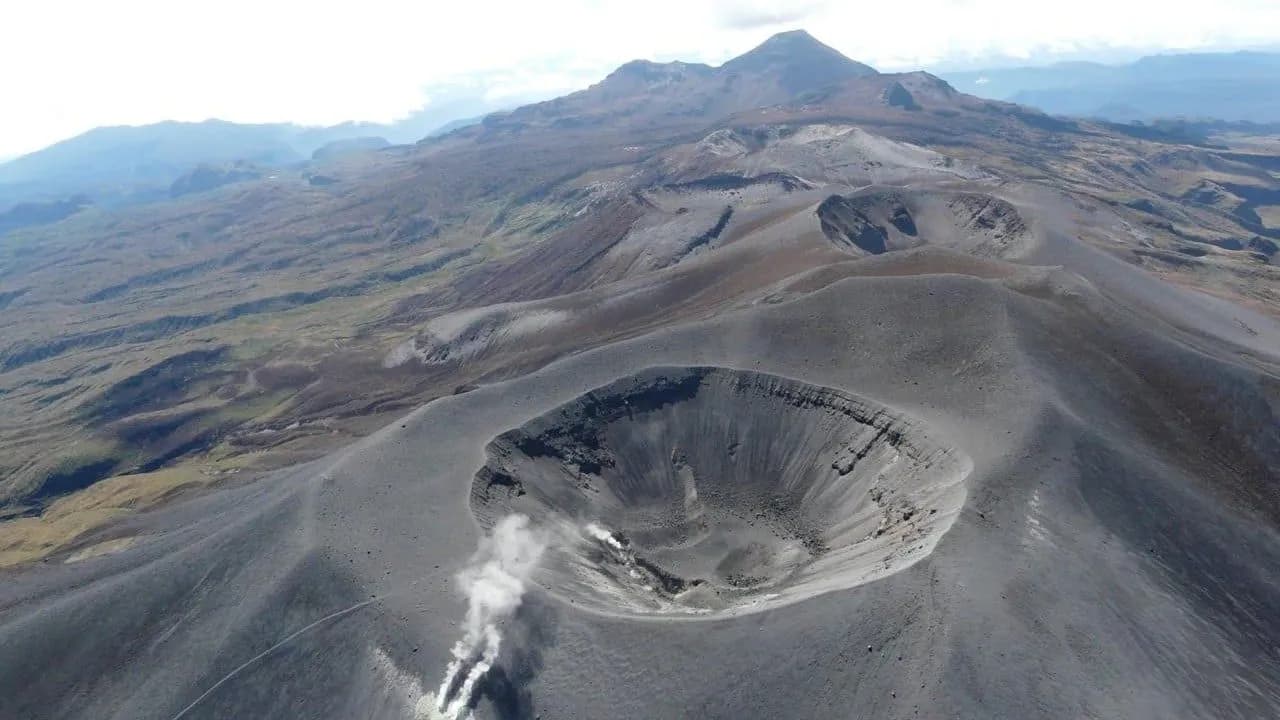 photologuephotos2025-02volcan_puracejpg photologuephotos2025-02volcan_puracejpg