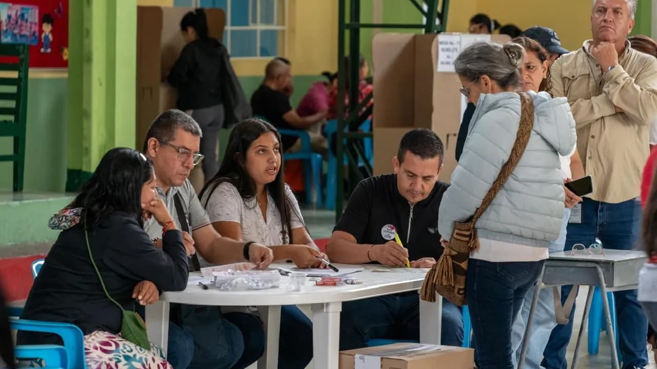 la Registraduría avanza en la preparación de uno de los engranajes más sensibles del proceso electoral, en el que miles de ciudadanos tendrán en sus manos la transparencia y legitimidad de las elecciones legislativas de 2026. la Registraduría avanza en la preparación de uno de los engranajes más sensibles del proceso electoral, en el que miles de ciudadanos tendrán en sus manos la transparencia y legitimidad de las elecciones legislativas de 2026.