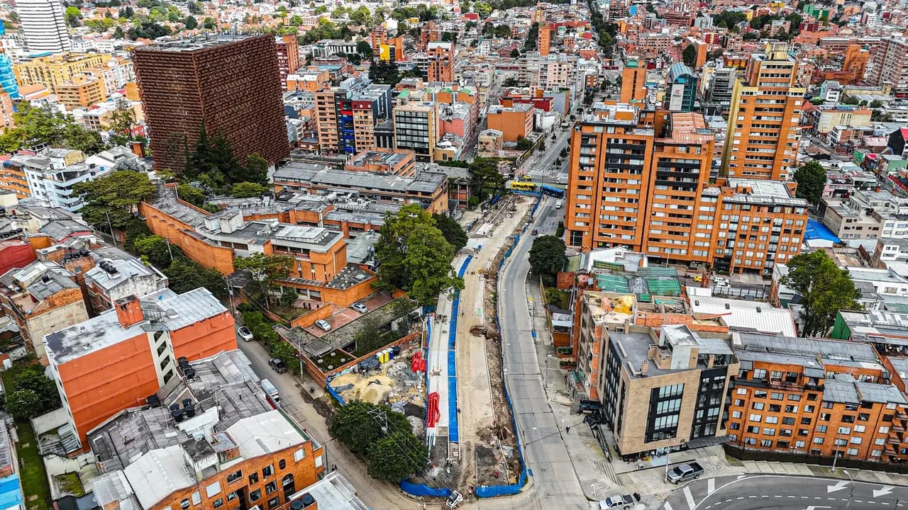 Obras inconclusas en la calle 45 entre la Séptima y la Quinta tras incumplimiento del contratista Obras inconclusas en la calle 45 entre la Séptima y la Quinta tras incumplimiento del contratista
