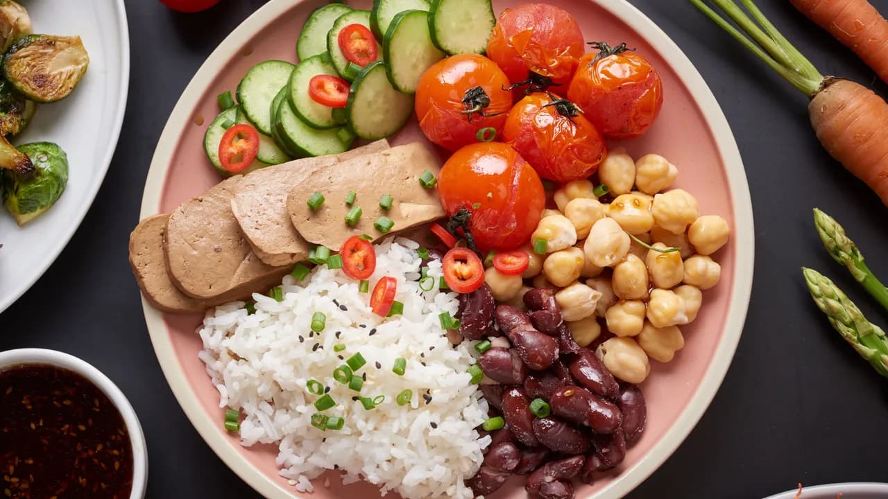 photologuephotos2022-11healthy-organic-tofu-and-rice-buddha-bowl-with-veggies_1jpg photologuephotos2022-11healthy-organic-tofu-and-rice-buddha-bowl-with-veggies_1jpg