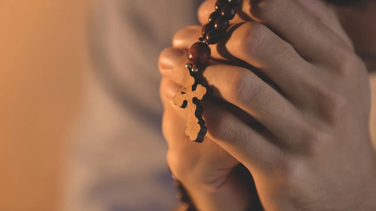 Encuestas revelan pistas sobre la relación de los jóvenes con la espiritualidad, fe y religión. Créditos: Freepik 123 Encuestas revelan pistas sobre la relación de los jóvenes con la espiritualidad, fe y religión. Créditos: Freepik 123