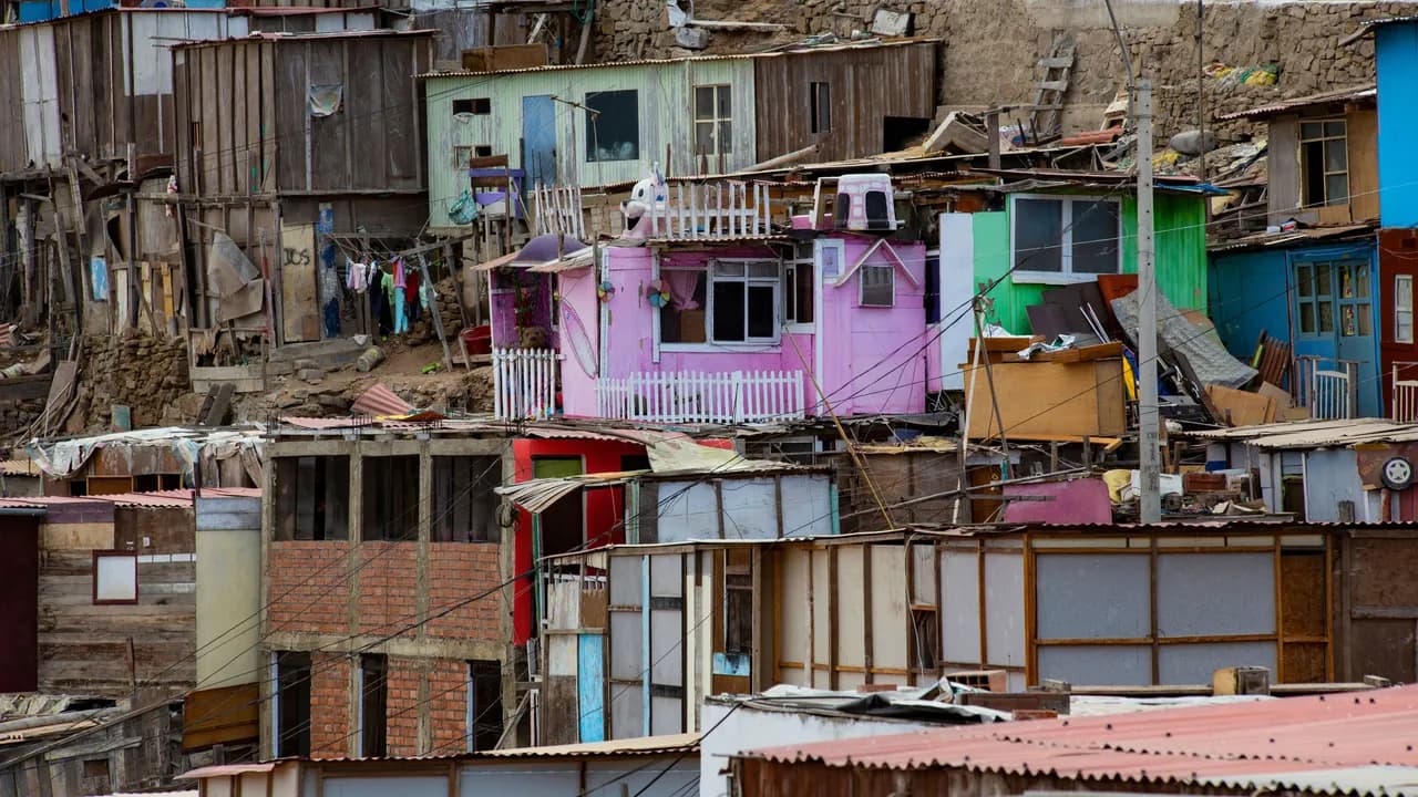 photologuephotos2022-11aerial-view-of-lima-poor-districts-lima-houses-view-from-morro-solar-perujpg photologuephotos2022-11aerial-view-of-lima-poor-districts-lima-houses-view-from-morro-solar-perujpg