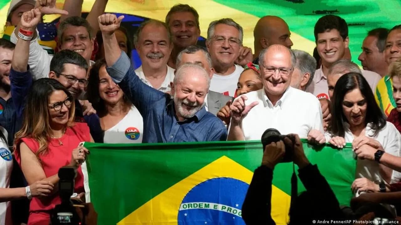 photologuephotos2022-12lula_da_silva_triunfantejpg photologuephotos2022-12lula_da_silva_triunfantejpg