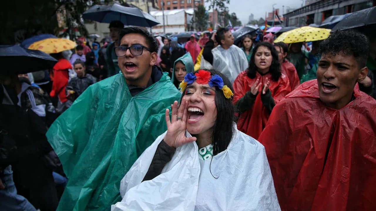 photologuephotos2022-12conmemoracion_de_un_ano_del_paro_nacional_en_colombiajpg photologuephotos2022-12conmemoracion_de_un_ano_del_paro_nacional_en_colombiajpg