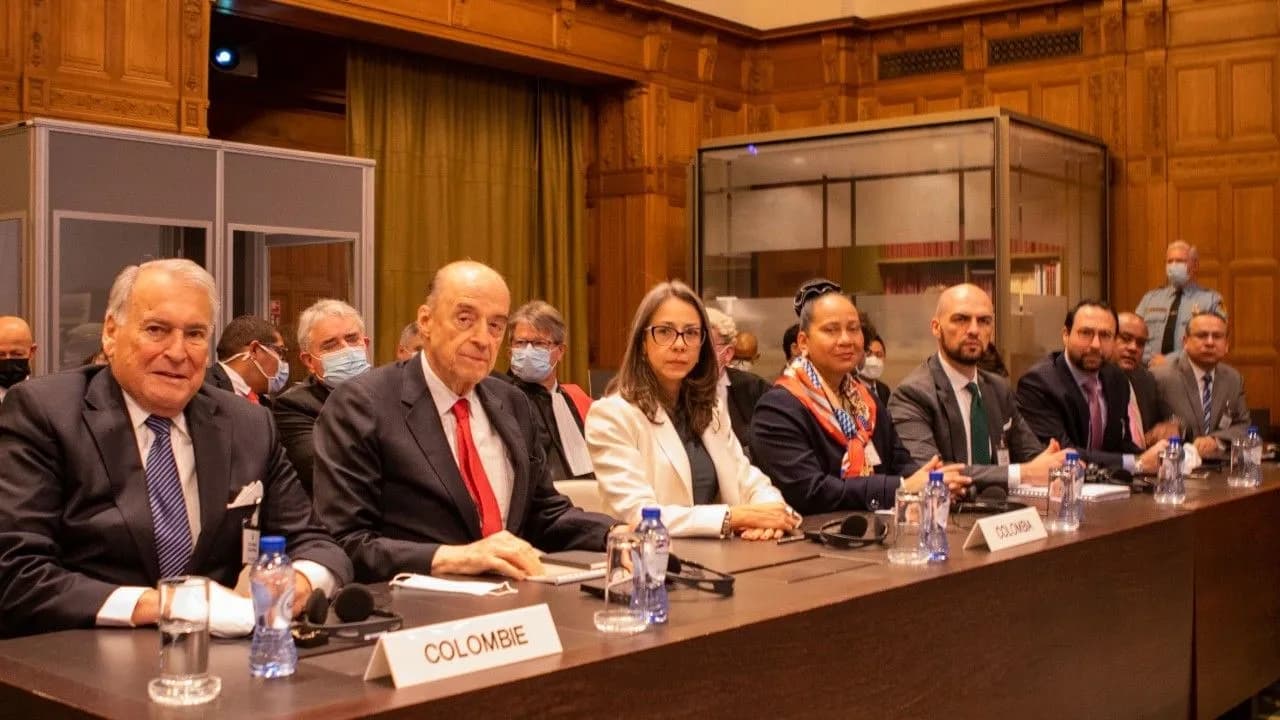 photologuephotos2022-12equipo_de_colombia_en_la_haya_durante_litigio_con_nicaraguajpg photologuephotos2022-12equipo_de_colombia_en_la_haya_durante_litigio_con_nicaraguajpg