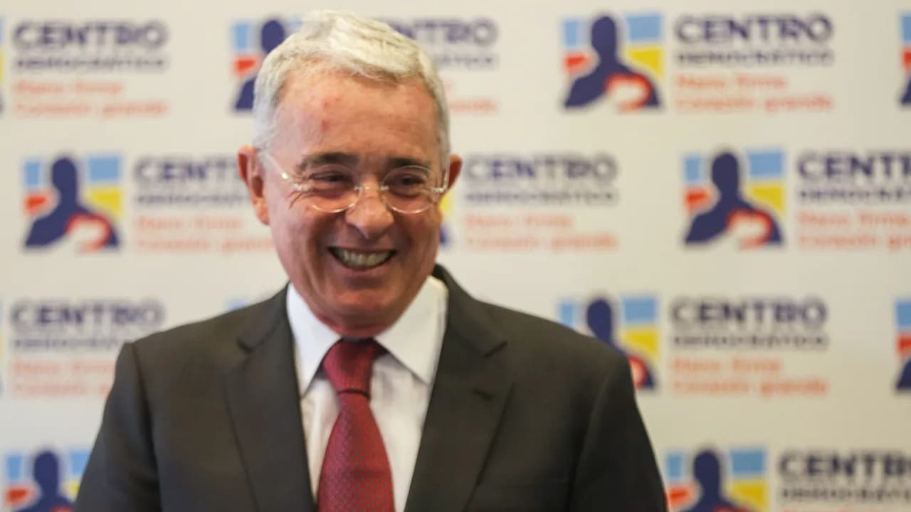 photologuephotos2022-12expresidente_uribe_apoya_a_mario_hernandez_para_el_concejo_de_bogotajpg photologuephotos2022-12expresidente_uribe_apoya_a_mario_hernandez_para_el_concejo_de_bogotajpg
