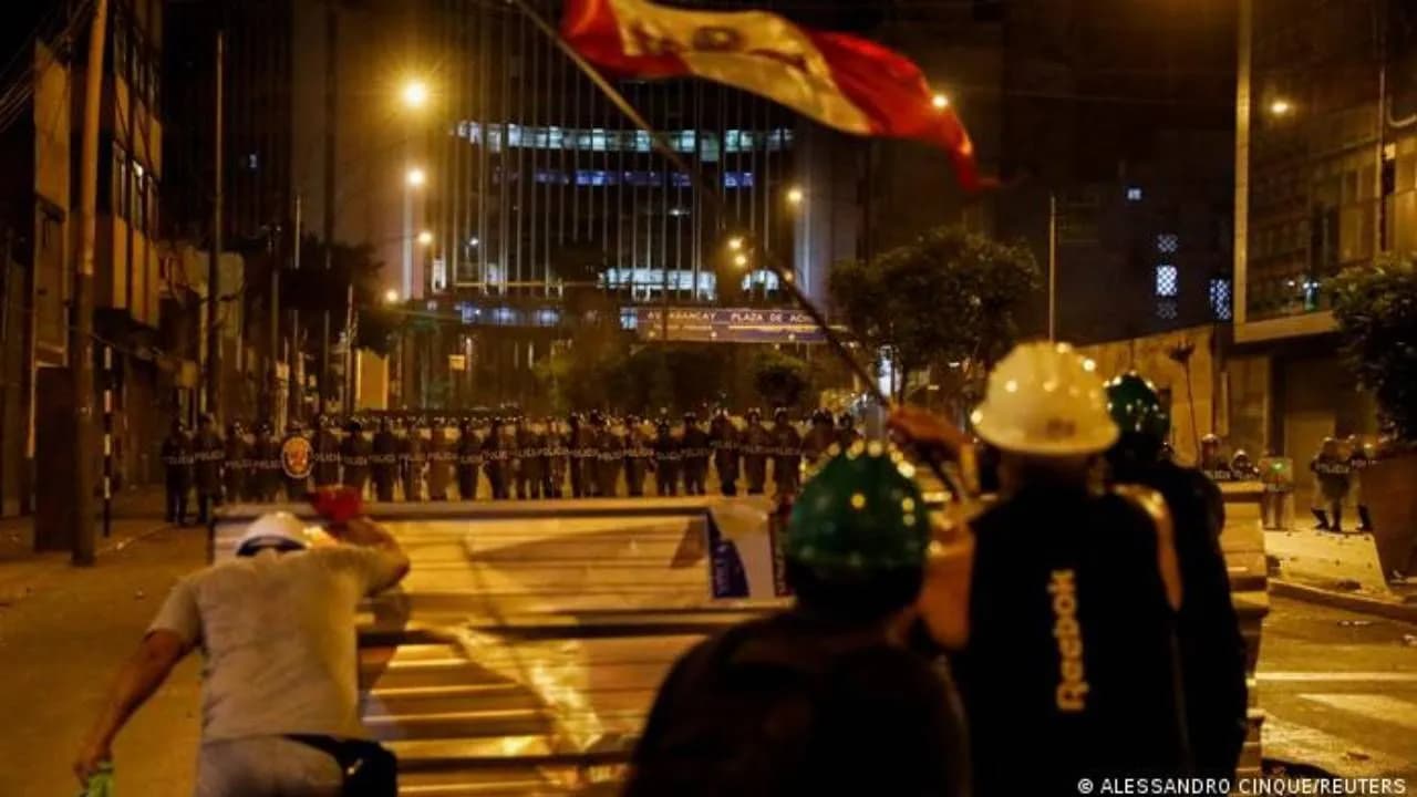 photologuephotos2023-02peru-protestasjpg photologuephotos2023-02peru-protestasjpg