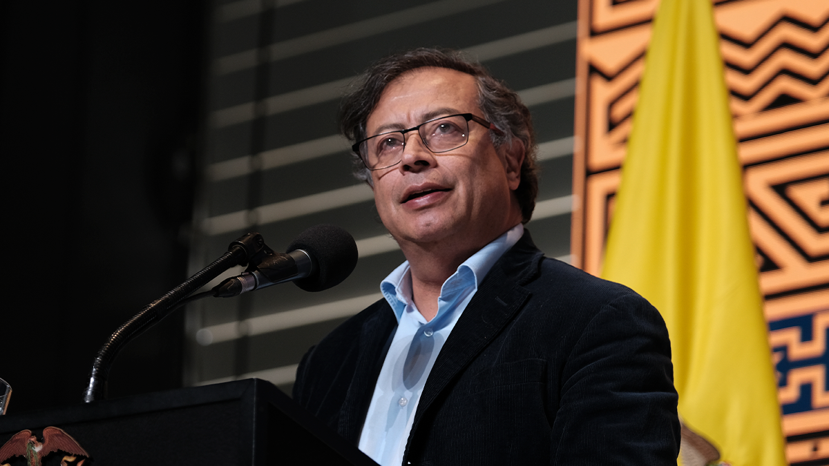 Gustavo Petro negó amenaza de apagón: “Es para asustarnos y afanarnos a pagar la deuda generada por Iván Duque”