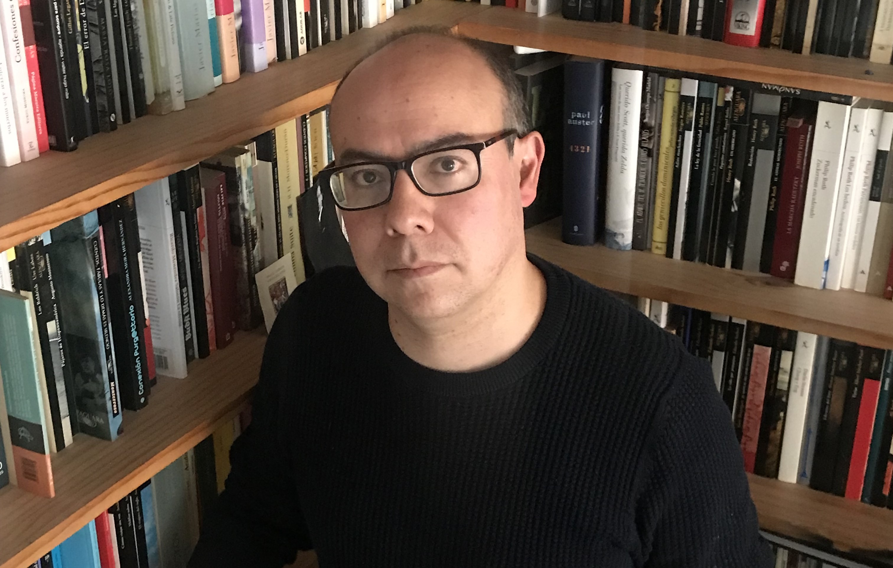 “Hay que llegar, así sea años después, a los funerales de las víctimas de nuestras guerras”: Ricardo Silva Romero, autor de ‘El libro del duelo’.