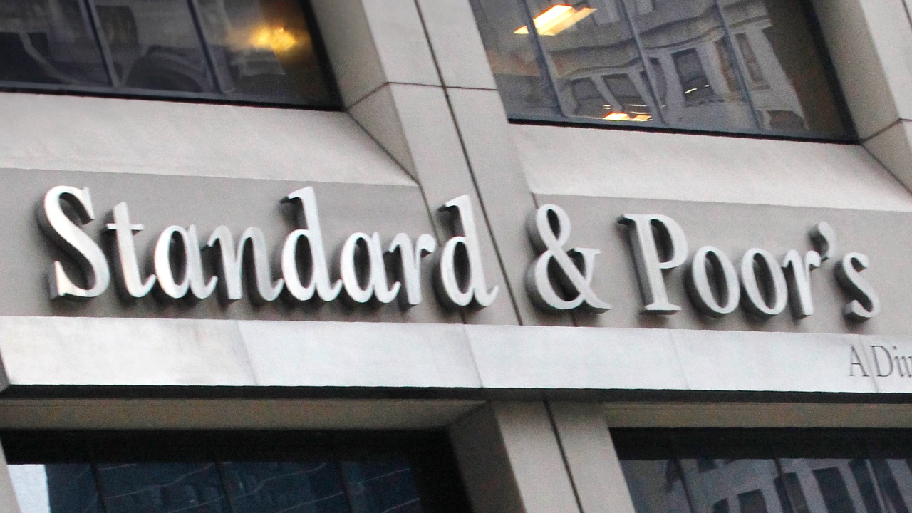 Standard & Poor’s revisó la calificación crediticia a Colombia. ¿Qué significa?