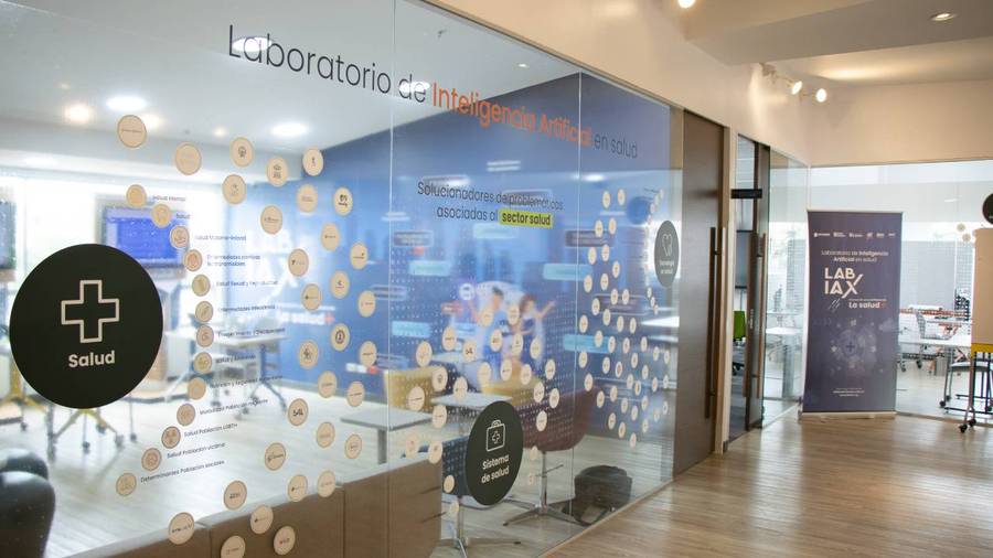La Universidad El Bosque lanza Lab IAx: innovación en IA para la salud ...