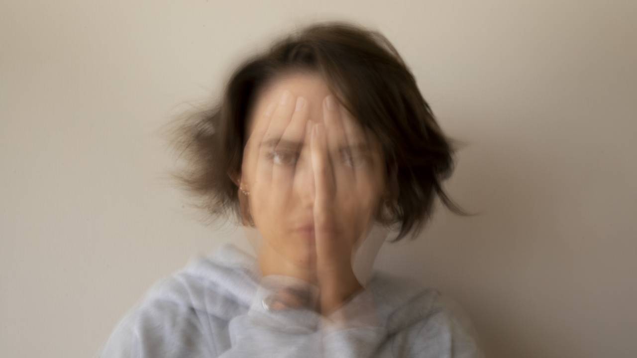 Once consejos que pueden servir para aliviar la ansiedad, según experta de la Clínica Mayo