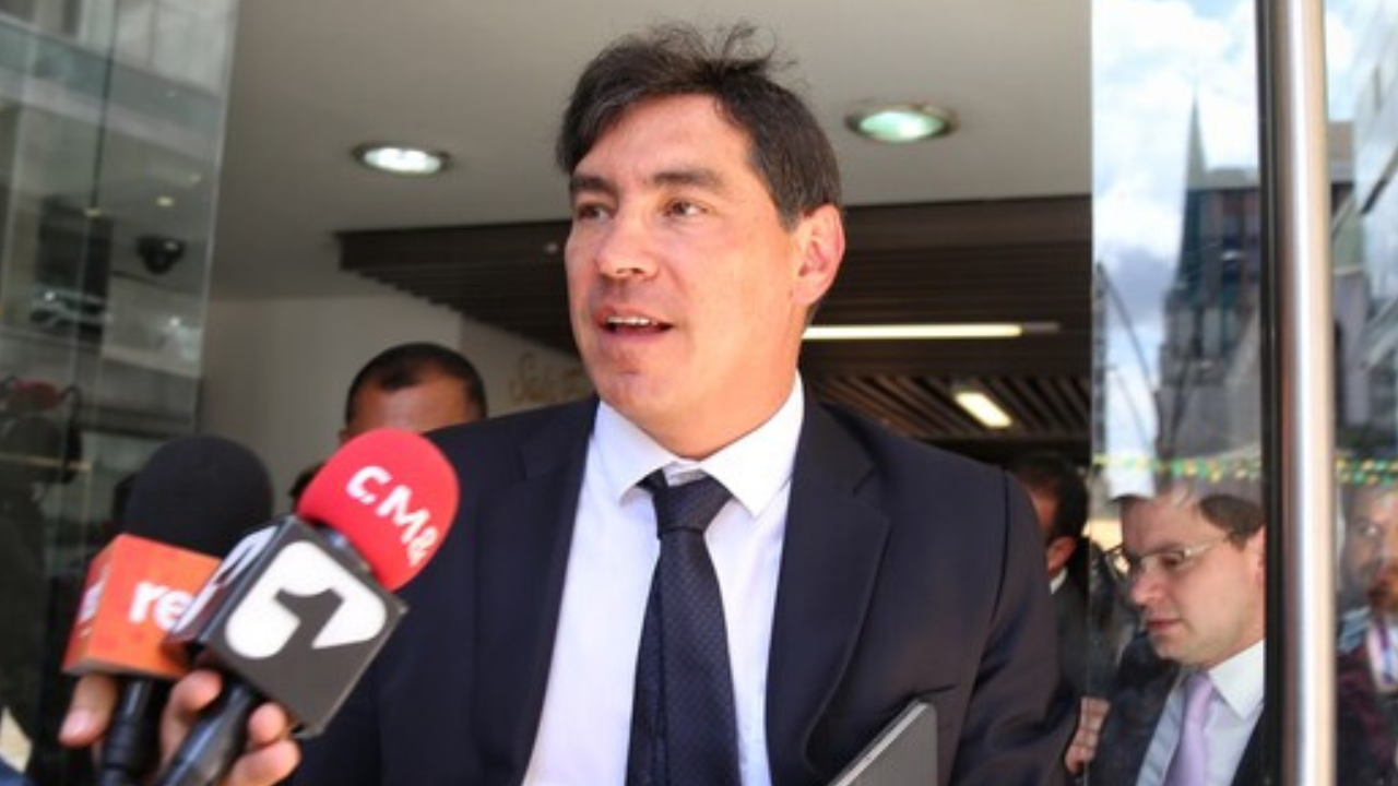 Álvaro Hernán Prada responde a acusaciones de manipulación de testigos en caso  Uribe