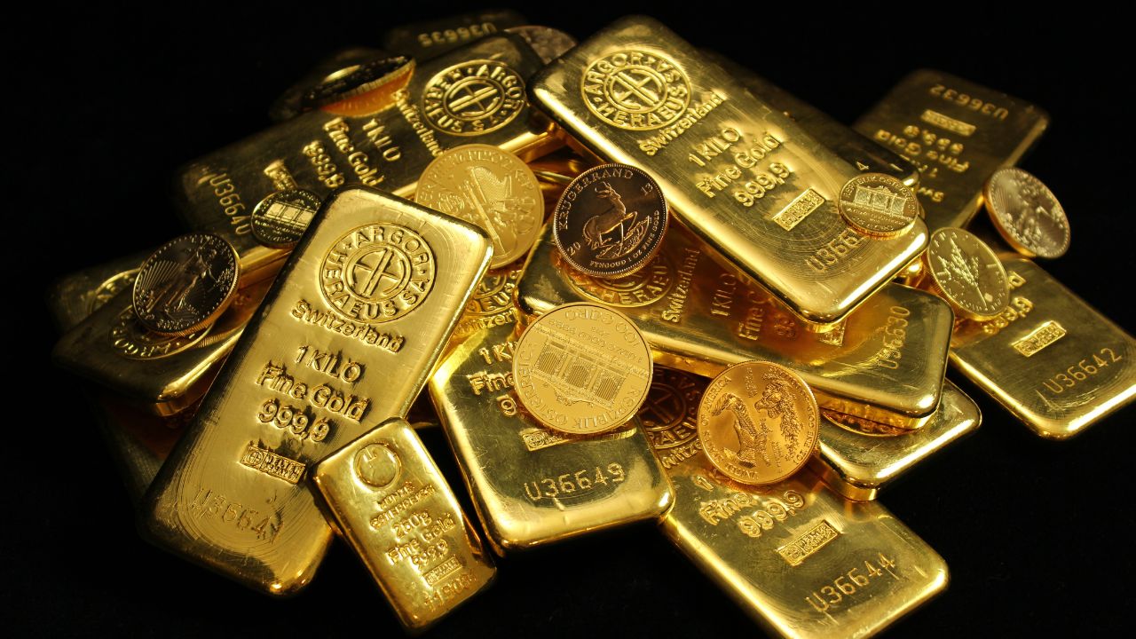 Precio internacional del oro sube por segundo día seguido ante aranceles de Trump y política de la Fed