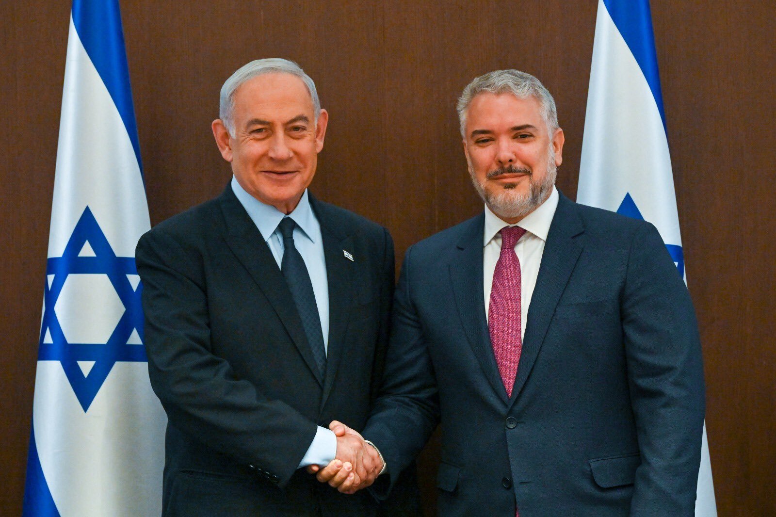 Iván Duque acusa a Petro de apoyar a Hamás y pide un nuevo gobierno que respete a Israel