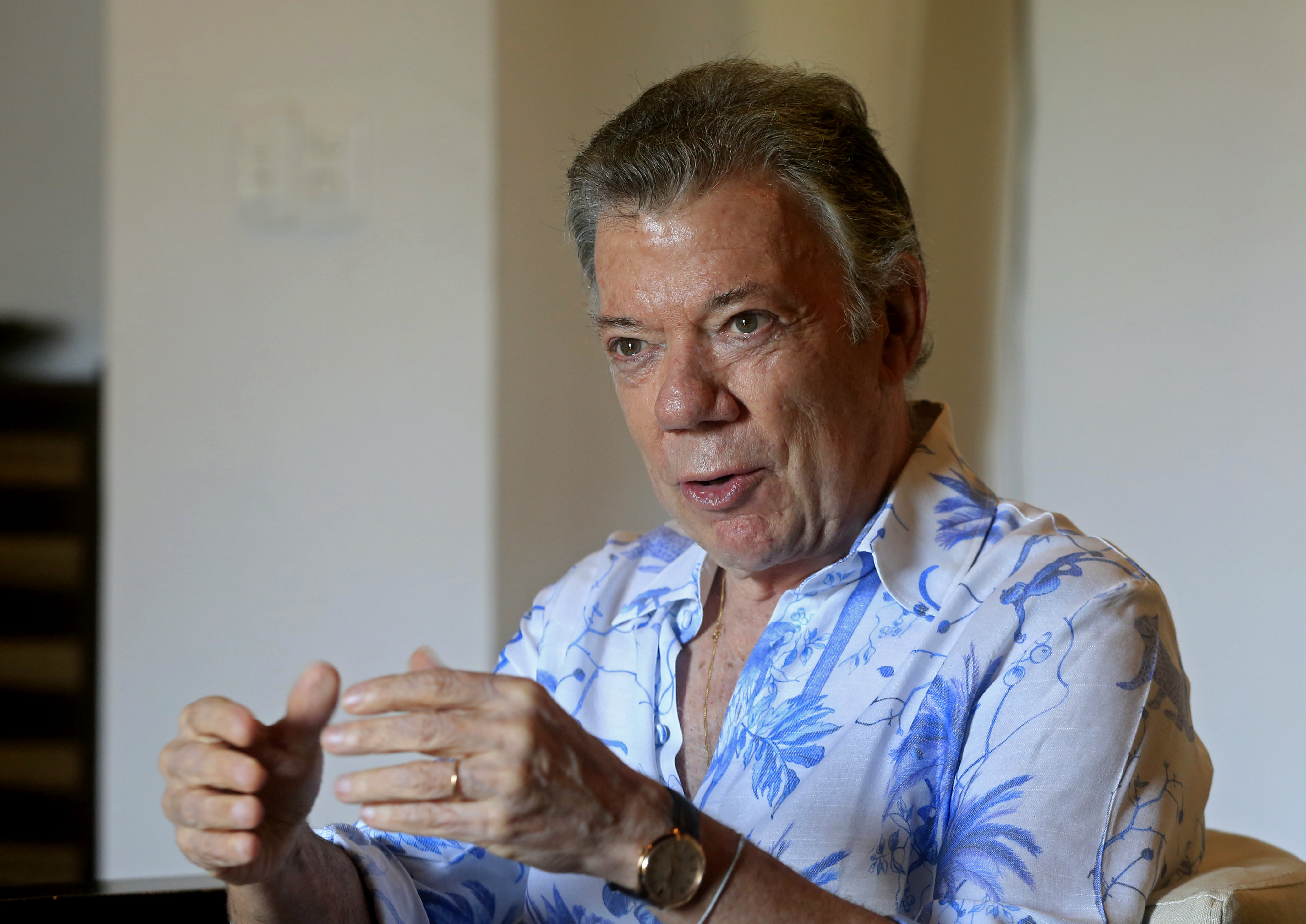 Santos contra Duque y Petro: el Nobel de Paz marca distancia