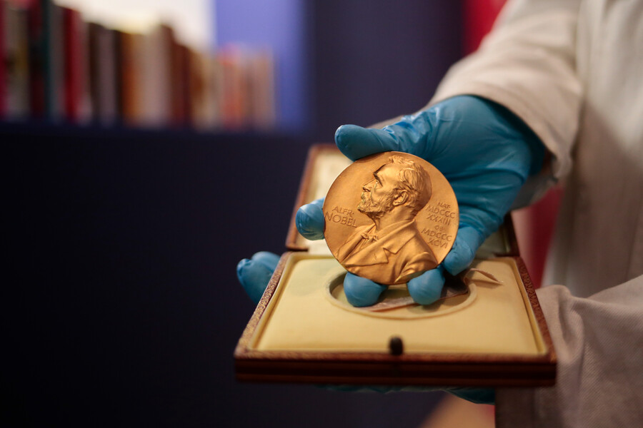 Crédito: Colprensa. Medalla Nobel de Literatura.