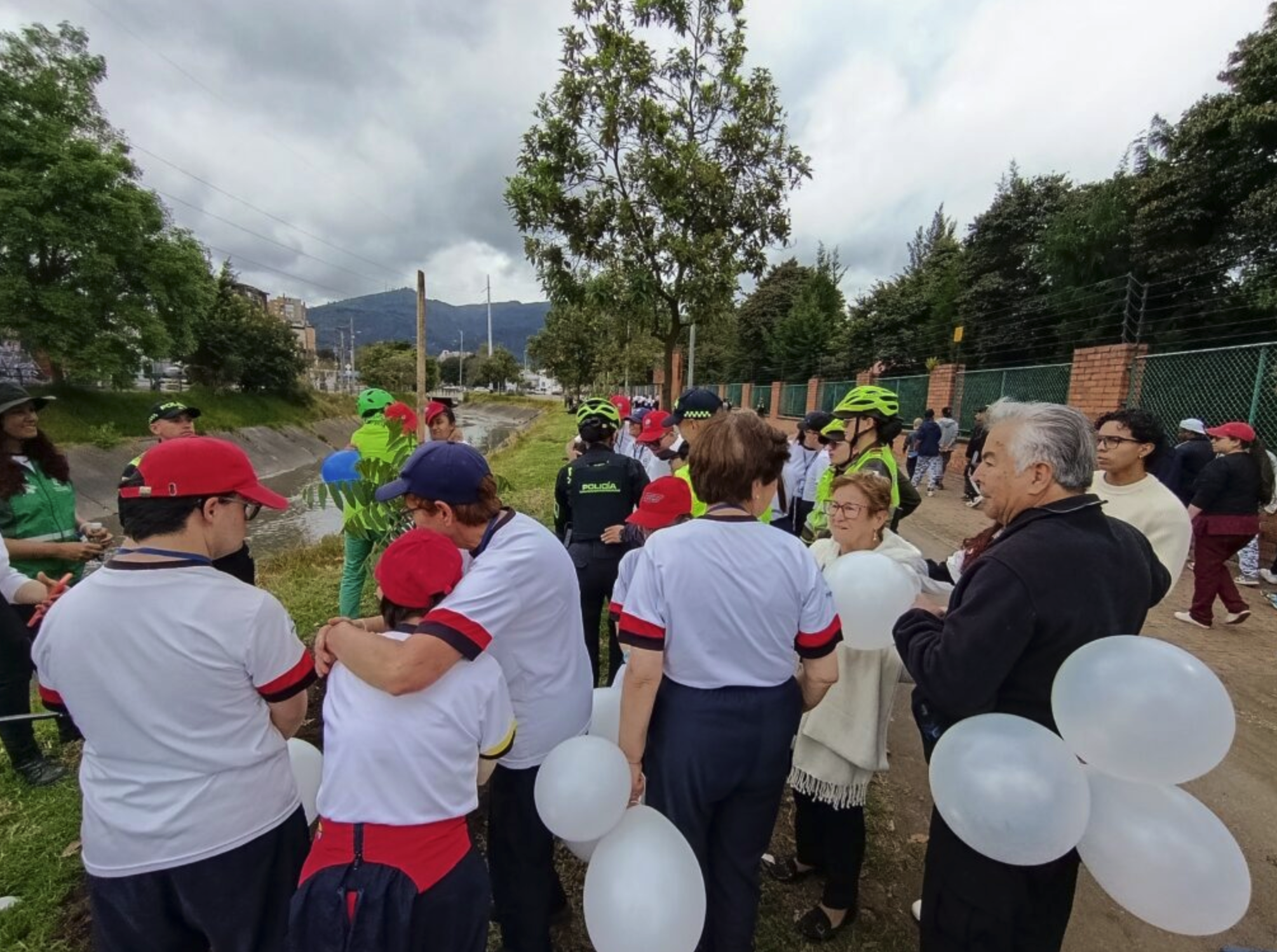 Crédito: Jardín Botanico. "Historias del verde urbano: Plantación en memoria de Valeria Afanador: un homenaje verde a un ángel."