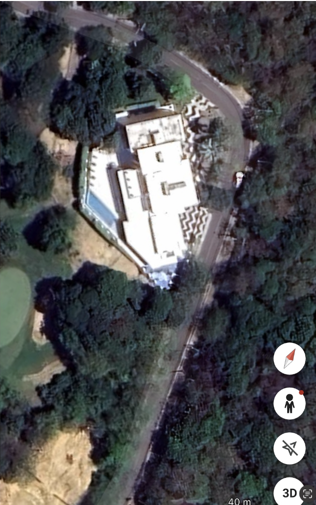 Vista área de la mansión de Benedetti. (Google Earth)