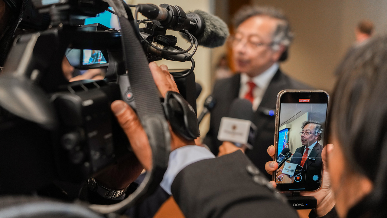 La CRC retiró solicitud que pedía información a canales de televisión. Créditos: Juan Cano / Presidencia