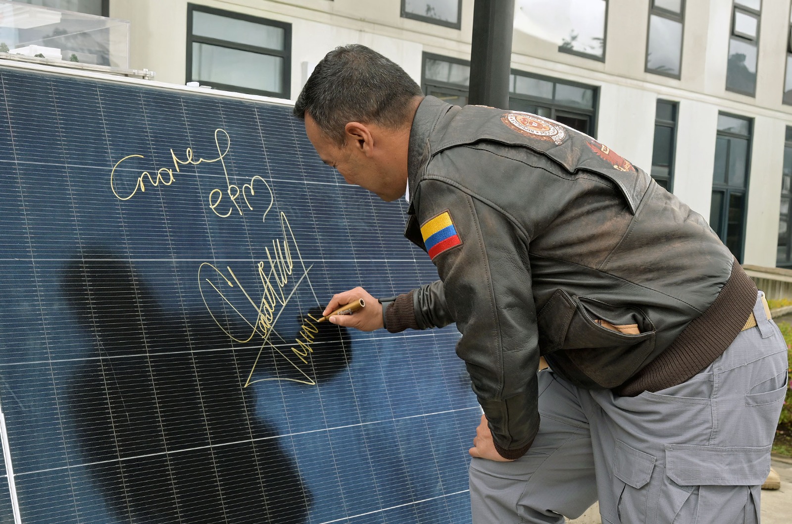 El convenio entre el Ministerio de Defensa y EPM tendrá un costo cercano a los 4.000 millones de pesos