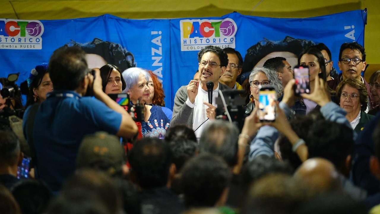 “En Colombia, la izquierda está más viva y potente que nunca. Golpe a la ilusión de la extrema derecha de desahuciarla. Desahuciados ellos”, dijo Iván Cepeda, candidato a la presidencia del Pacto Histórico.