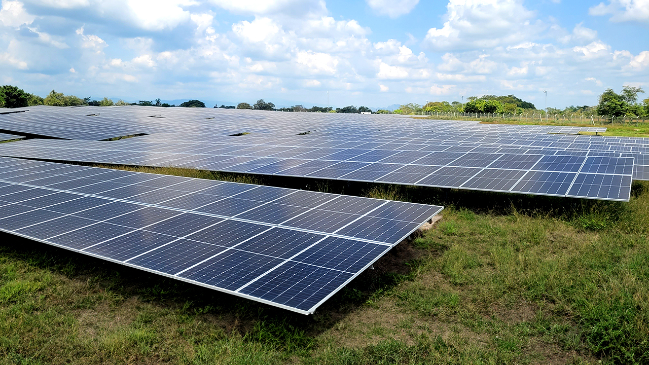 En Colombia la energía solar ha sido el centro de la transición energética. Crédito imagen: CAMBIO / Laura Lucía Becerra Elejalde.