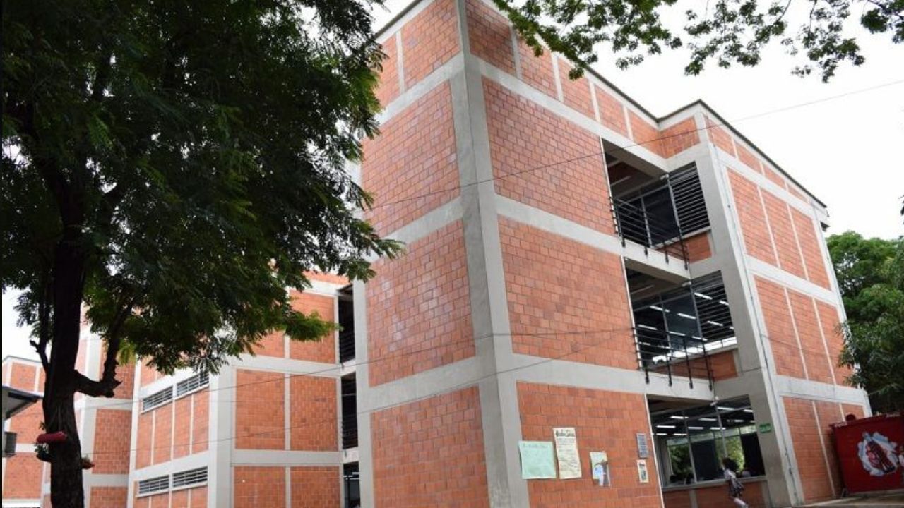 Institución Educativa Técnico Superior de Neiva. | Crédito: Contraloría General de la República