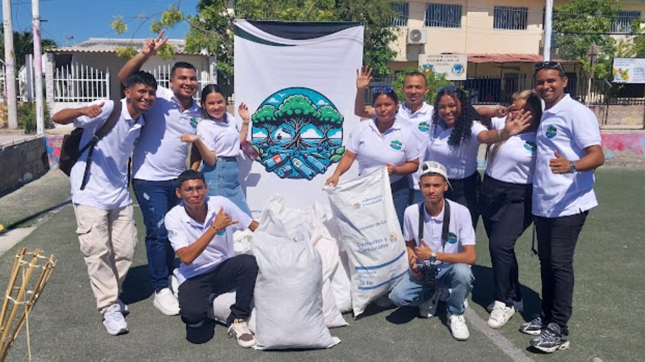 Integrantes del grupo de jóvenes voluntarios de la organización ambiental Gestores del Cambio | Crédito: Valentina Giannini-CAMBIO