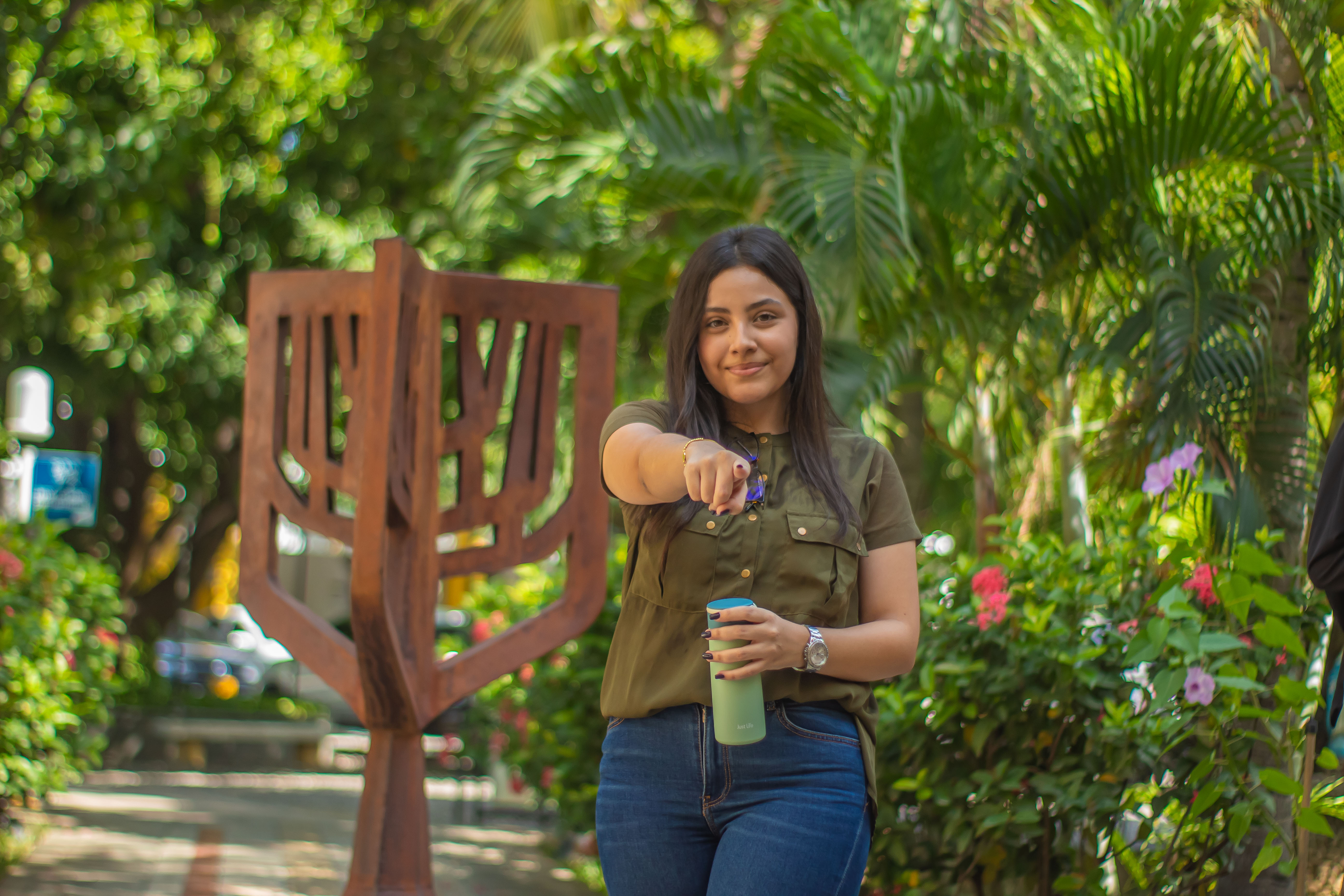 Hoy, con más de 50 programas de Pregrado y Posgrado y una comunidad que supera los 10.000 Egresados, la Institución se ha consolidado como un referente de Alta Calidad académica.