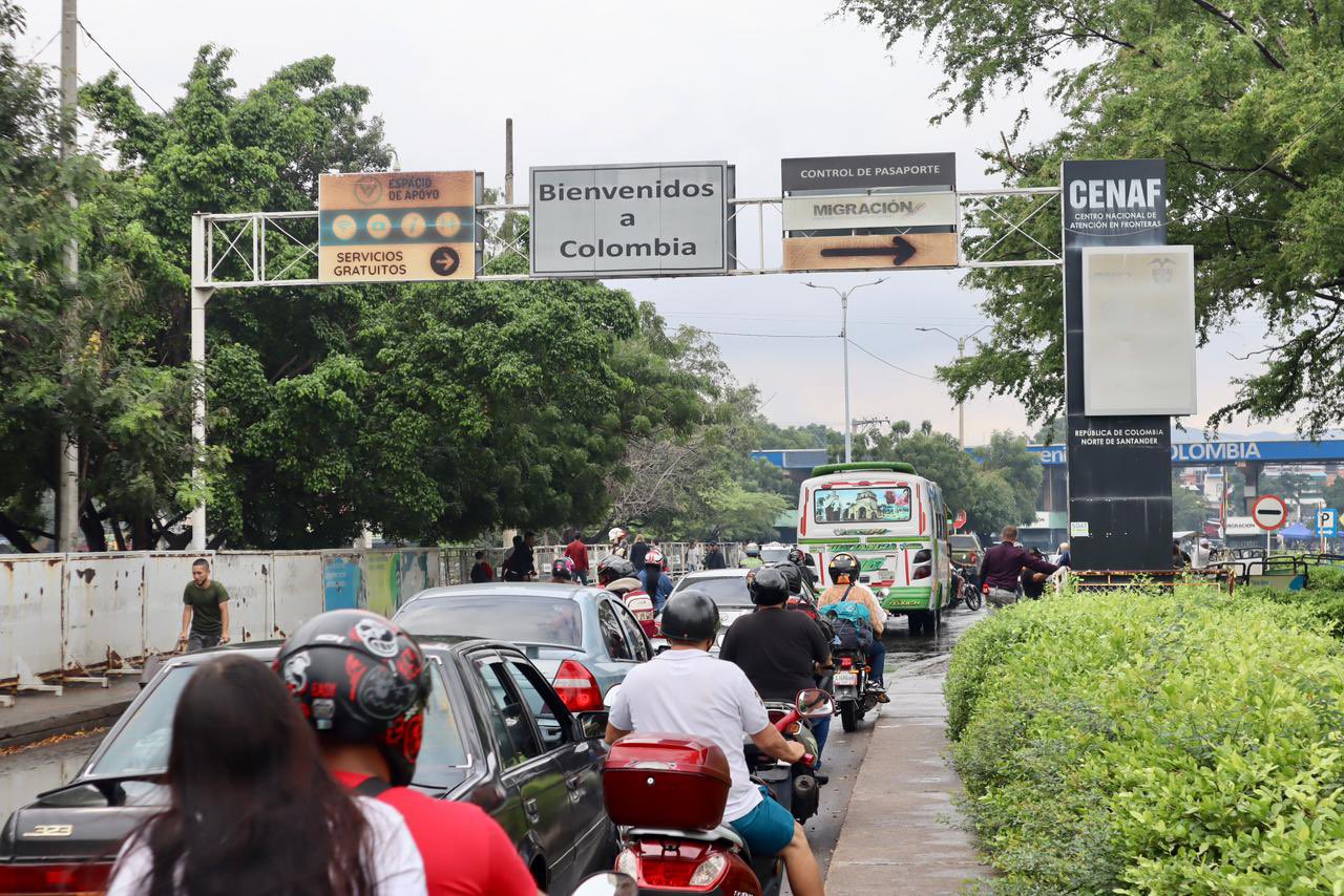 Migración Colombia presento un informes de los pasos migratorios en la frontera con Venezuela.