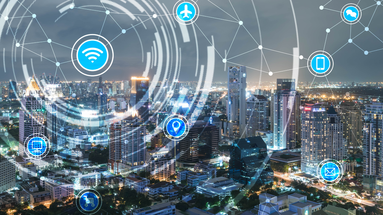 Imagen principal del artículo 'El gigante invisible: Qué es Cloudflare y por qué su caída puede apagar la mitad de internet'