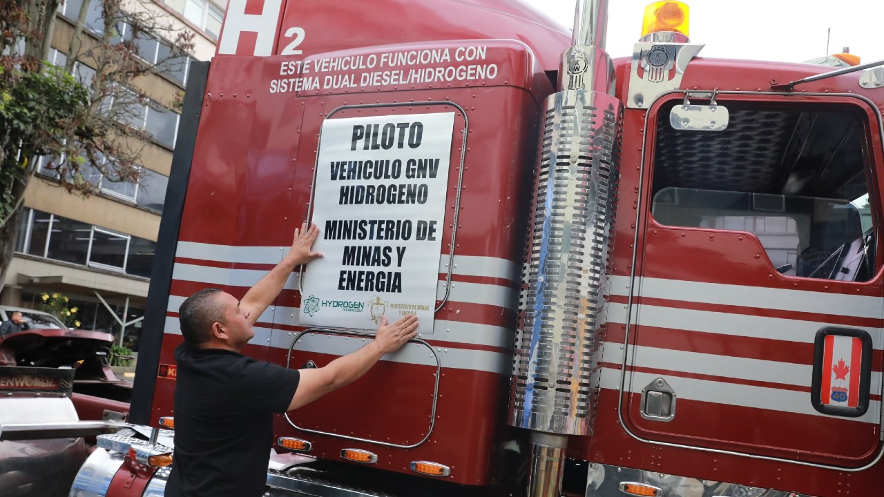 El Ministerio de Energía inició pruebas piloto de tractomulas con diésel e hidrógeno. Créditos: Ministerio de Energía.
