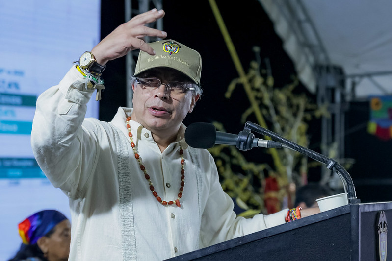 Imagen principal del artículo 'Críticas a Petro por divulgar datos de la historia clínica de Kevin Acosta, el niño que murió sin recibir su medicamento para la hemofilia'