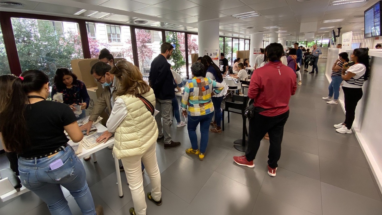 Según el más reciente reporte del aplicativo oficial, hasta ahora se han recibido 3.752 postulaciones de testigos electorales en el exterior para la jornada que irá del 2 al 8 de marzo. Foto: Colprensa