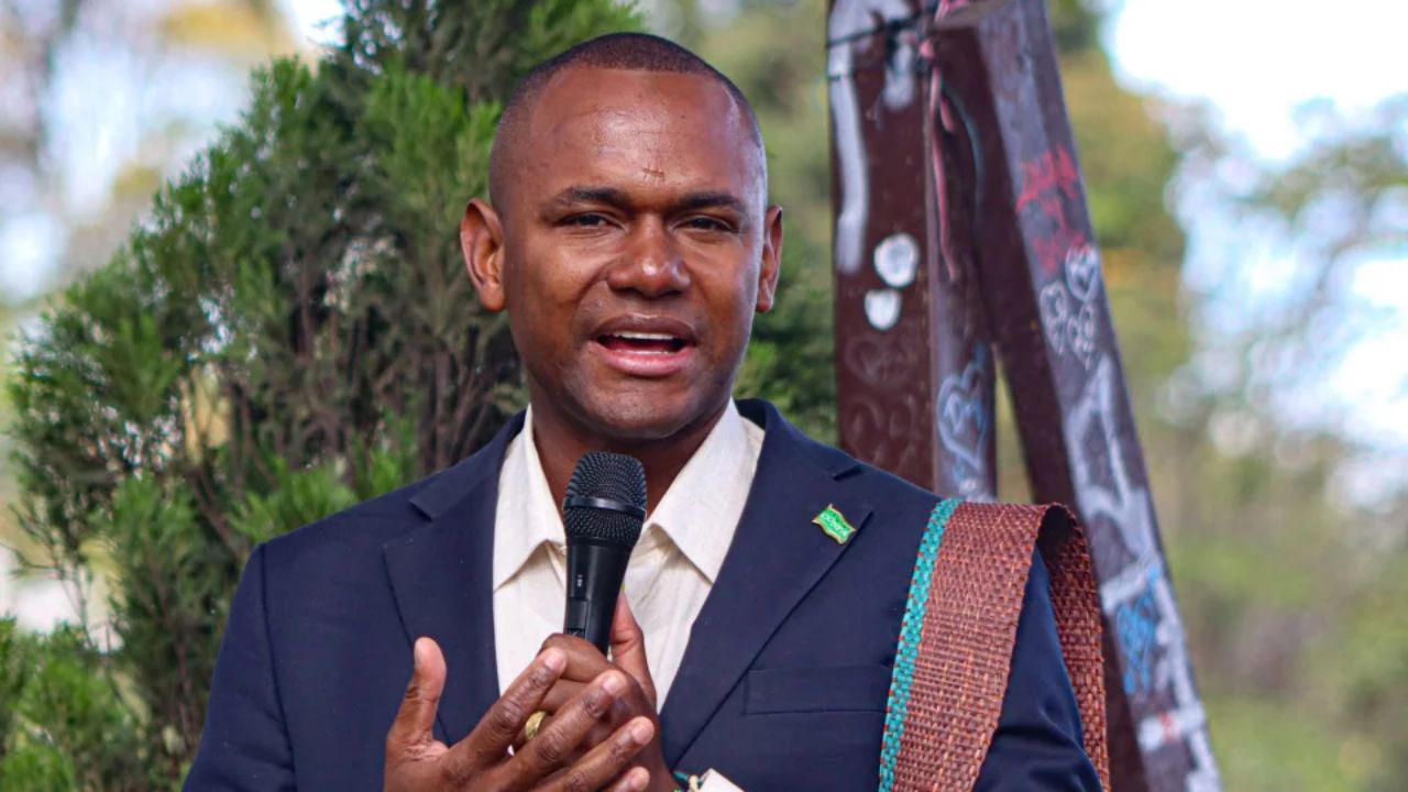 Antes de su llegada al Miniguladad, Axcan Duque ocupó cargos en la Unidad de Restritución de Tierras y en el Ministerio de Educación | Crédito: @AxcandDuqueGamez